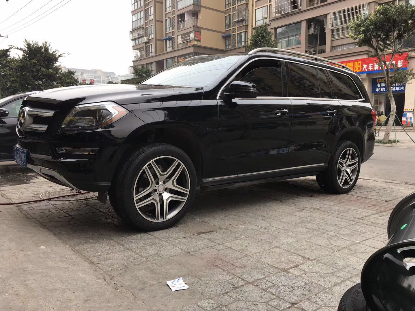 奔馳ML 升級(jí)21寸AMG 鍛造5星輪轂