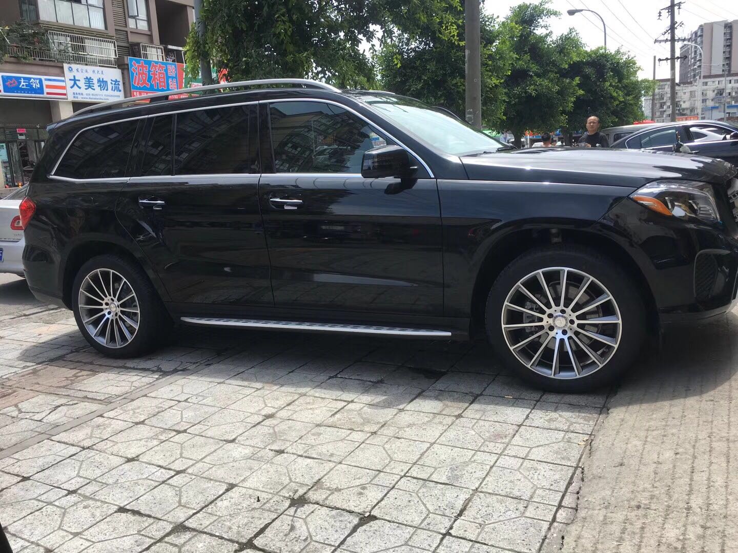 奔馳GL 升級(jí) 21寸AMG 多幅輪轂 成都紅駱駝輪轂改裝