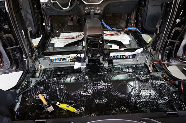 jeep自由光音響全車隔音大白鯊靜音降噪