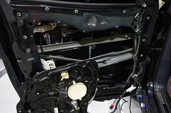 jeep自由光音響全車隔音大白鯊靜音降噪