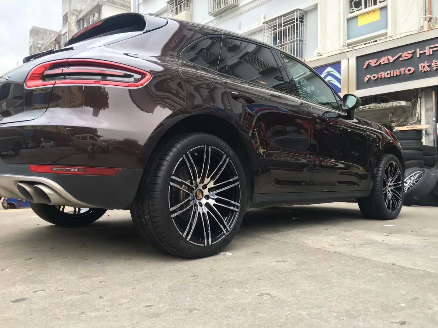 保時捷， Macan 換 私人定制鍛造 21寸 完工！
