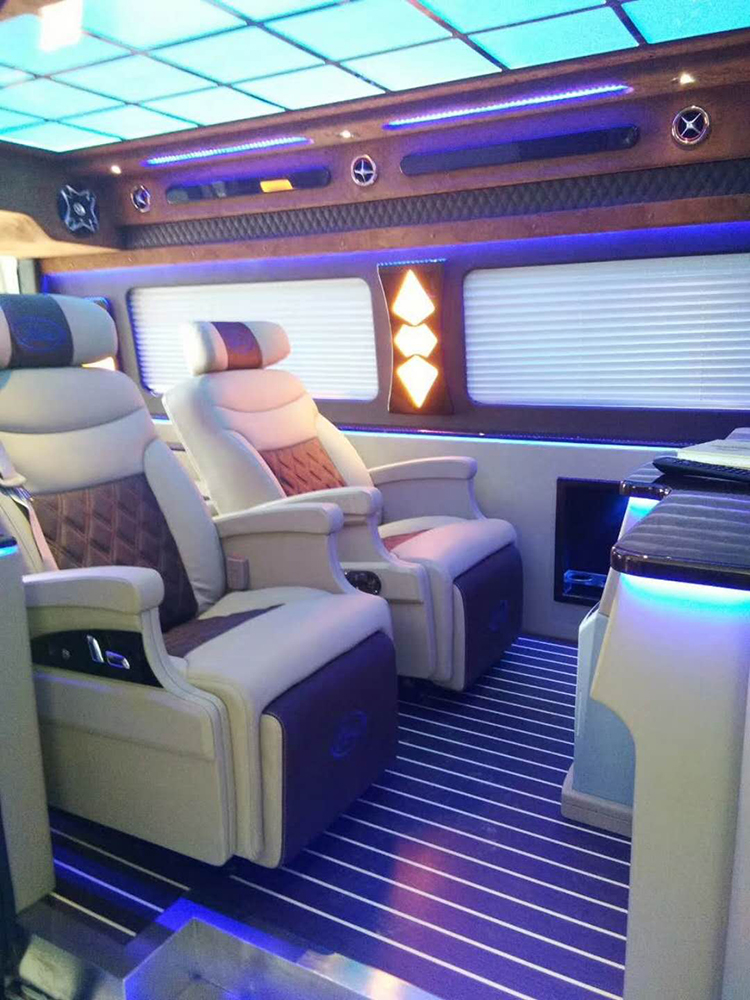 奔馳威霆航空座椅改裝