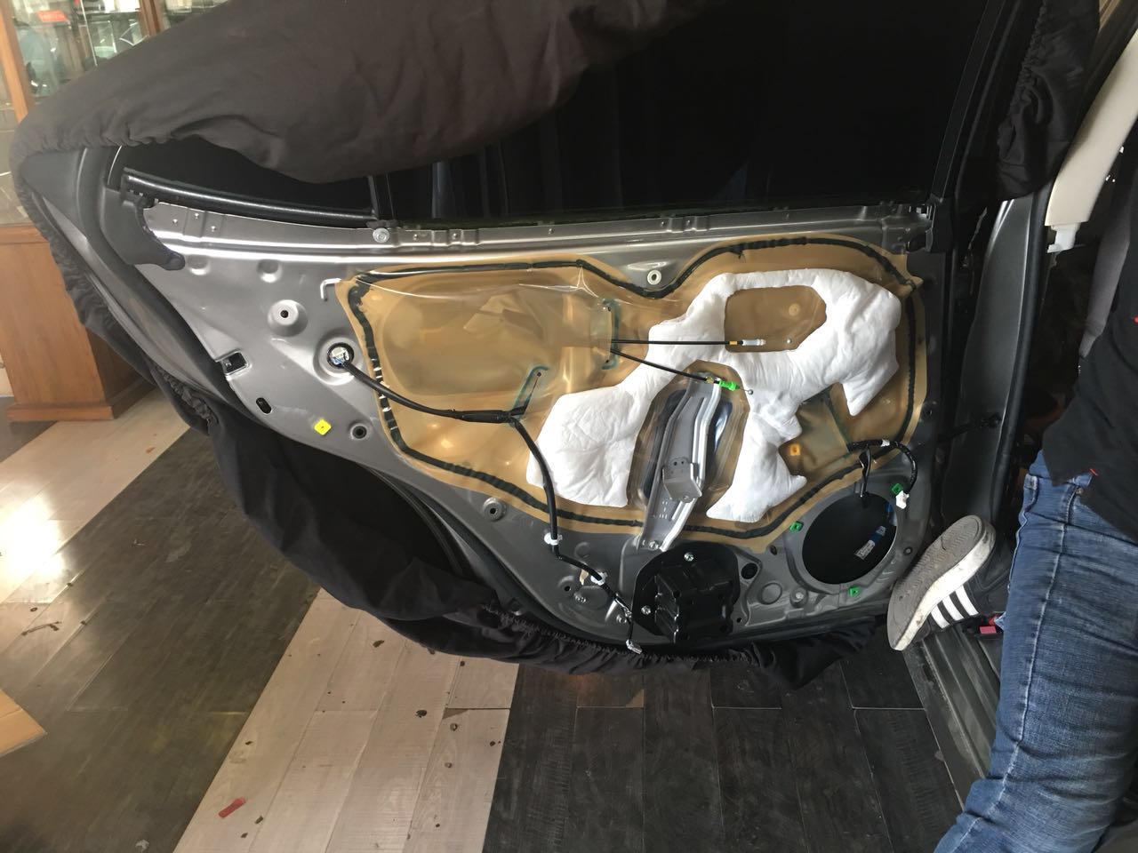汽車隔音有必要做嗎？汕頭市星悅汽車音響雷克薩斯ES300H油電混合動(dòng)力全車隔音降噪方案出爐STEG史泰格隔音