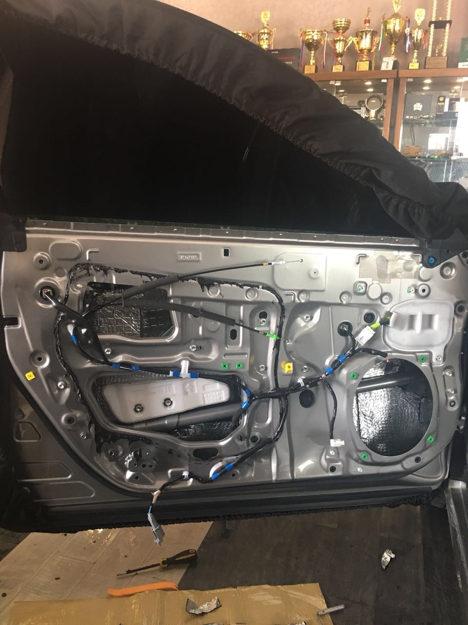汽車隔音有必要做嗎？汕頭市星悅汽車音響雷克薩斯ES300H油電混合動(dòng)力全車隔音降噪方案出爐STEG史泰格隔音