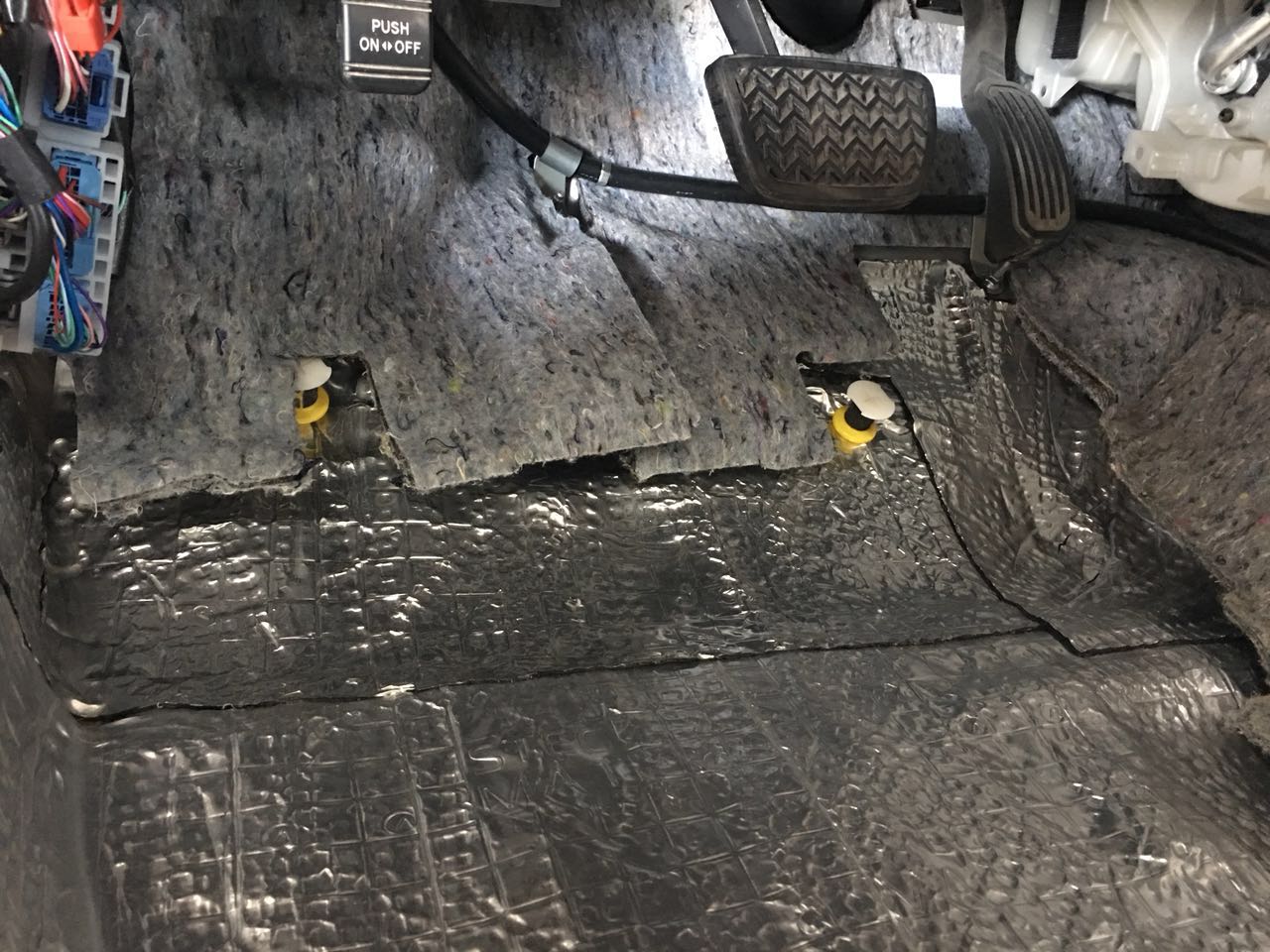 汽車隔音有必要做嗎？汕頭市星悅汽車音響雷克薩斯ES300H油電混合動(dòng)力全車隔音降噪方案出爐STEG史泰格隔音