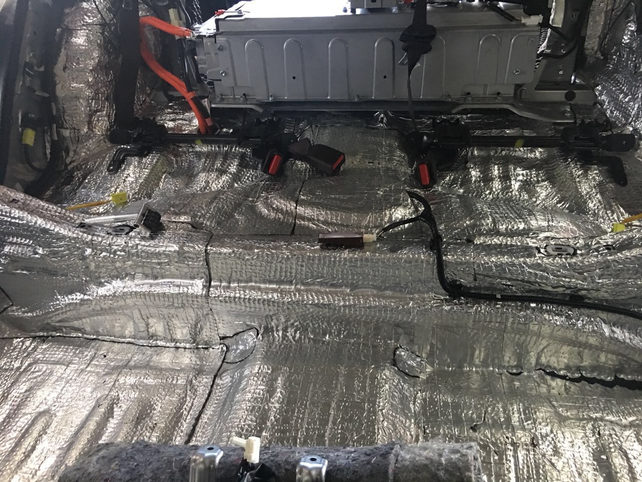 汽車隔音有必要做嗎？汕頭市星悅汽車音響雷克薩斯ES300H油電混合動(dòng)力全車隔音降噪方案出爐STEG史泰格隔音