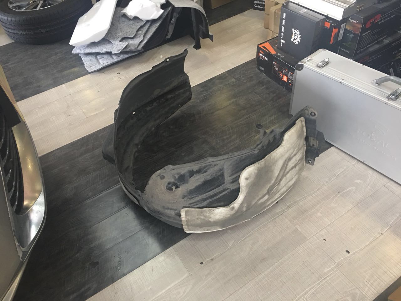 汽車隔音有必要做嗎？汕頭市星悅汽車音響雷克薩斯ES300H油電混合動(dòng)力全車隔音降噪方案出爐STEG史泰格隔音
