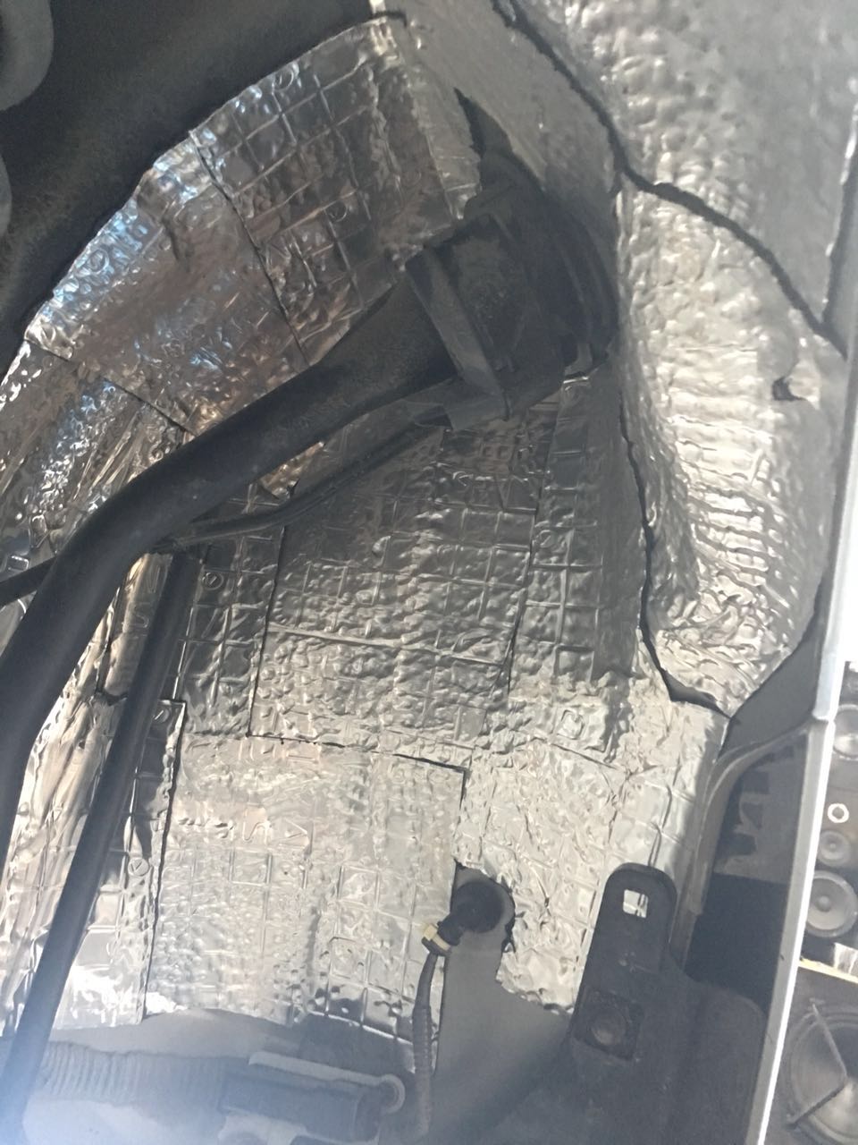 汽車隔音有必要做嗎？汕頭市星悅汽車音響雷克薩斯ES300H油電混合動(dòng)力全車隔音降噪方案出爐STEG史泰格隔音