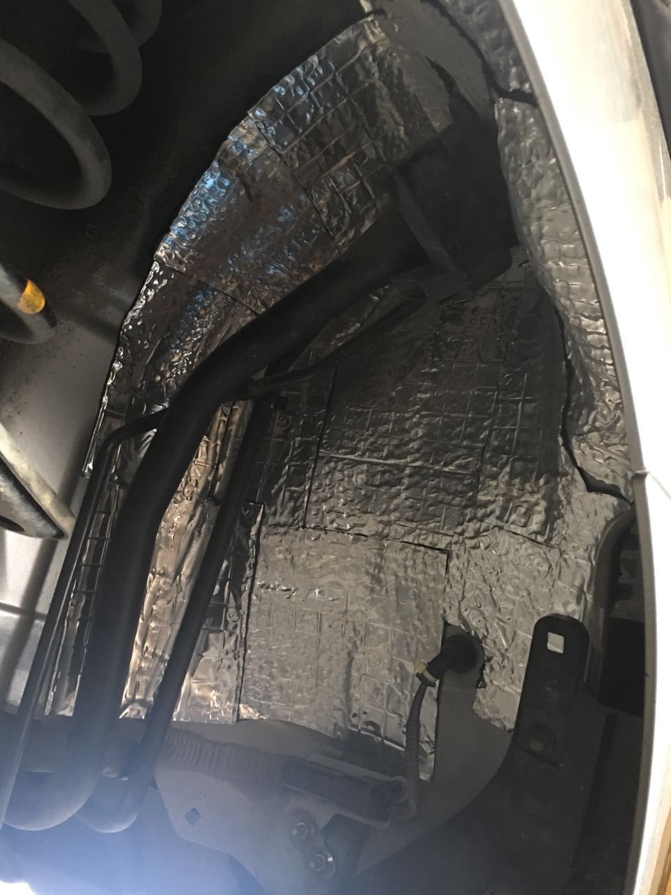 汽車隔音有必要做嗎？汕頭市星悅汽車音響雷克薩斯ES300H油電混合動(dòng)力全車隔音降噪方案出爐STEG史泰格隔音