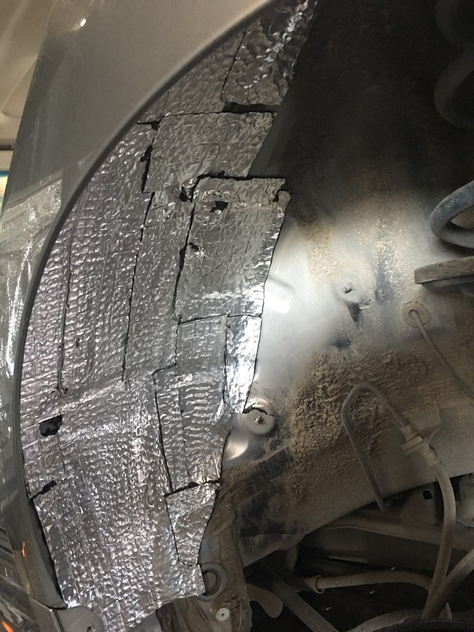 汽車隔音有必要做嗎？汕頭市星悅汽車音響雷克薩斯ES300H油電混合動(dòng)力全車隔音降噪方案出爐STEG史泰格隔音