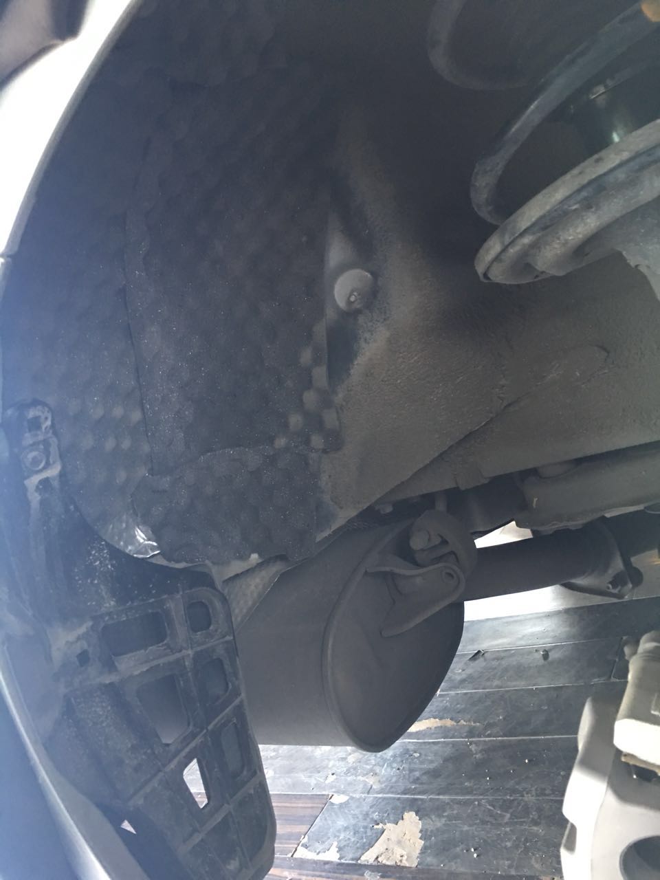 汽車隔音有必要做嗎？汕頭市星悅汽車音響雷克薩斯ES300H油電混合動(dòng)力全車隔音降噪方案出爐STEG史泰格隔音