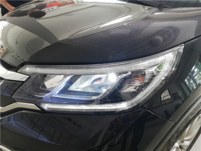 莆田涵江專業(yè)汽車大燈改裝店本田CR-V大燈改裝海5雙光透鏡+集成LED遠(yuǎn)光炮