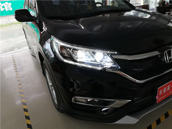 莆田涵江專業(yè)汽車大燈改裝店本田CR-V大燈改裝海5雙光透鏡+集成LED遠(yuǎn)光炮