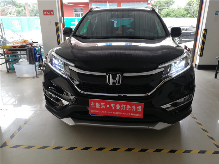 莆田涵江專業(yè)汽車大燈改裝店本田CR-V大燈改裝海5雙光透鏡+集成LED遠(yuǎn)光炮