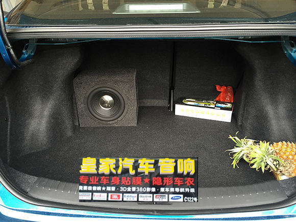 日產(chǎn)新藍(lán)鳥音響改裝+四門隔音升級(jí)——郴州市皇家音響