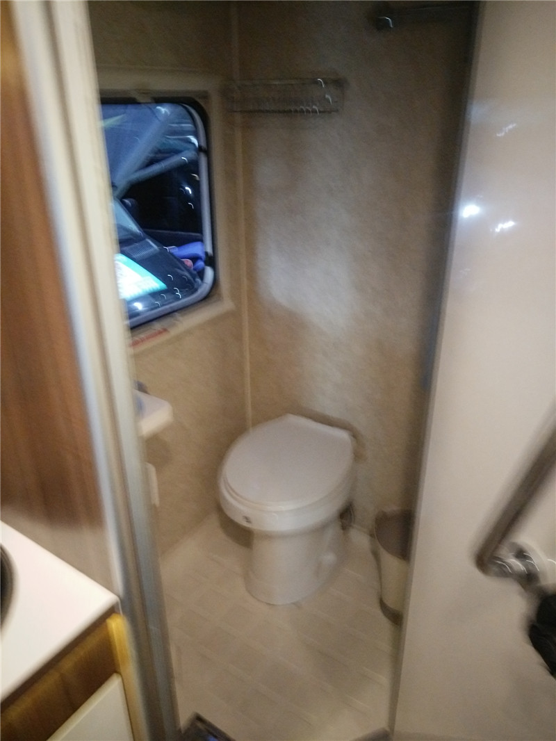 依維柯拓展式房車