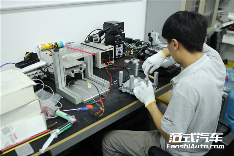 【俏皮】奔馳E300L 2.0T 刷ECU動力升級 范式汽車擁有勇敢的心！