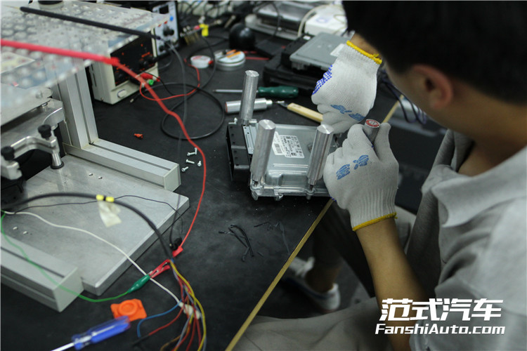 【俏皮】奔馳E300L 2.0T 刷ECU動力升級 范式汽車擁有勇敢的心！
