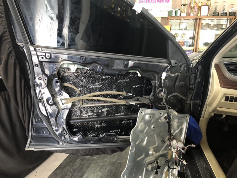 汕頭星悅汽車音響改裝日產(chǎn)天籟改裝德國喜力士L62C入門級別套餐升級山水隔音降噪
