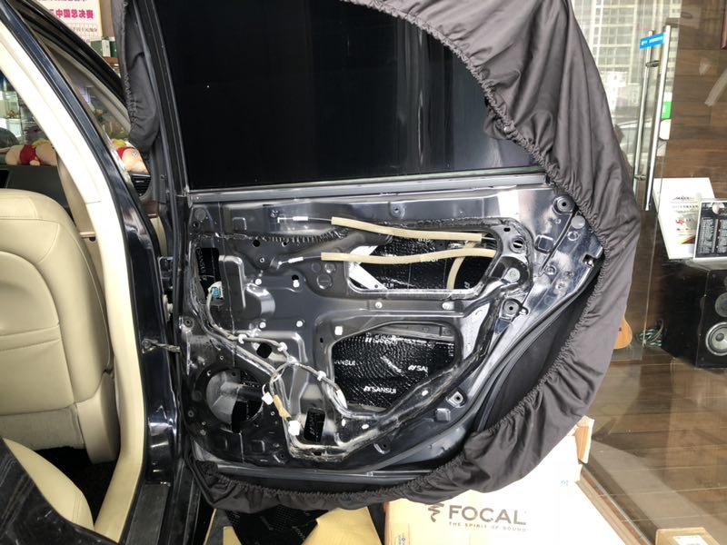 汕頭星悅汽車音響改裝日產(chǎn)天籟改裝德國喜力士L62C入門級別套餐升級山水隔音降噪