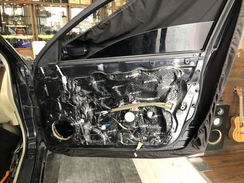 汕頭星悅汽車音響改裝日產(chǎn)天籟改裝德國喜力士L62C入門級別套餐升級山水隔音降噪