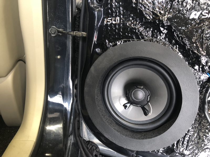 汕頭星悅汽車音響改裝日產(chǎn)天籟改裝德國喜力士L62C入門級別套餐升級山水隔音降噪