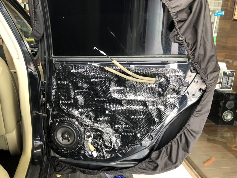 汕頭星悅汽車音響改裝日產(chǎn)天籟改裝德國喜力士L62C入門級別套餐升級山水隔音降噪