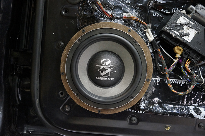 重慶汽車音響改裝哪家好？08款保時捷卡宴音響改裝德國零點三分頻 重慶渝大昌