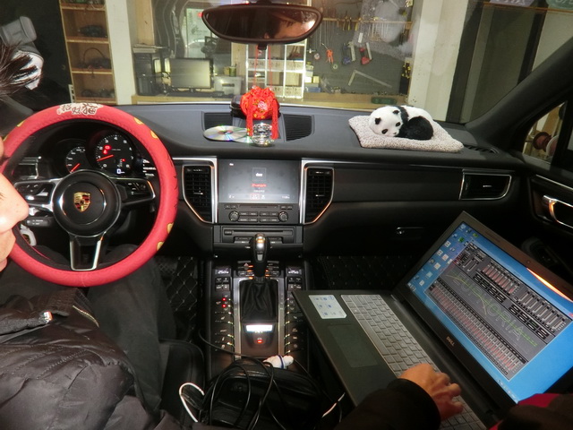 重慶汽車音響改裝哪家好？保時捷Macan汽車音響改裝德國零點三分頻 重慶渝大昌