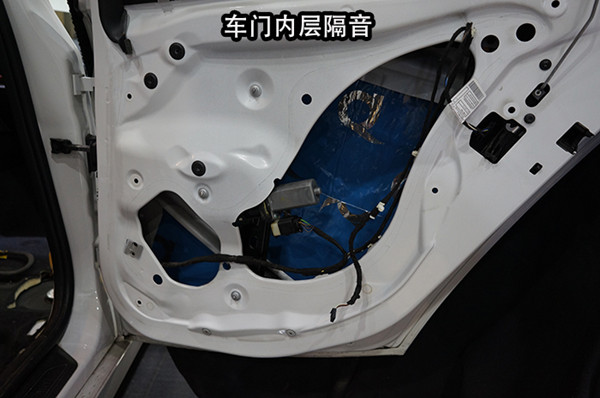 寶馬118拆儀表臺防火墻全車安博士藍(lán)鉆汽車隔音 重慶渝大昌改裝