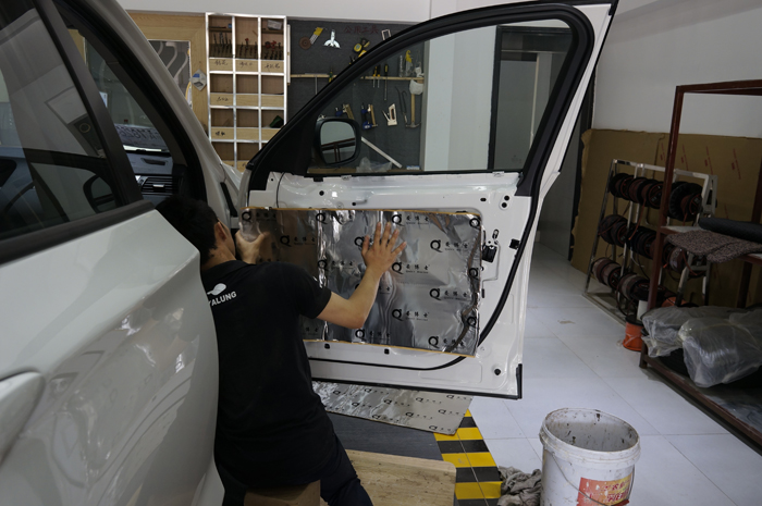 重慶汽車音響改裝哪家好？渝大昌改裝寶馬X3汽車音響改裝德國零點(diǎn)專用三分頻