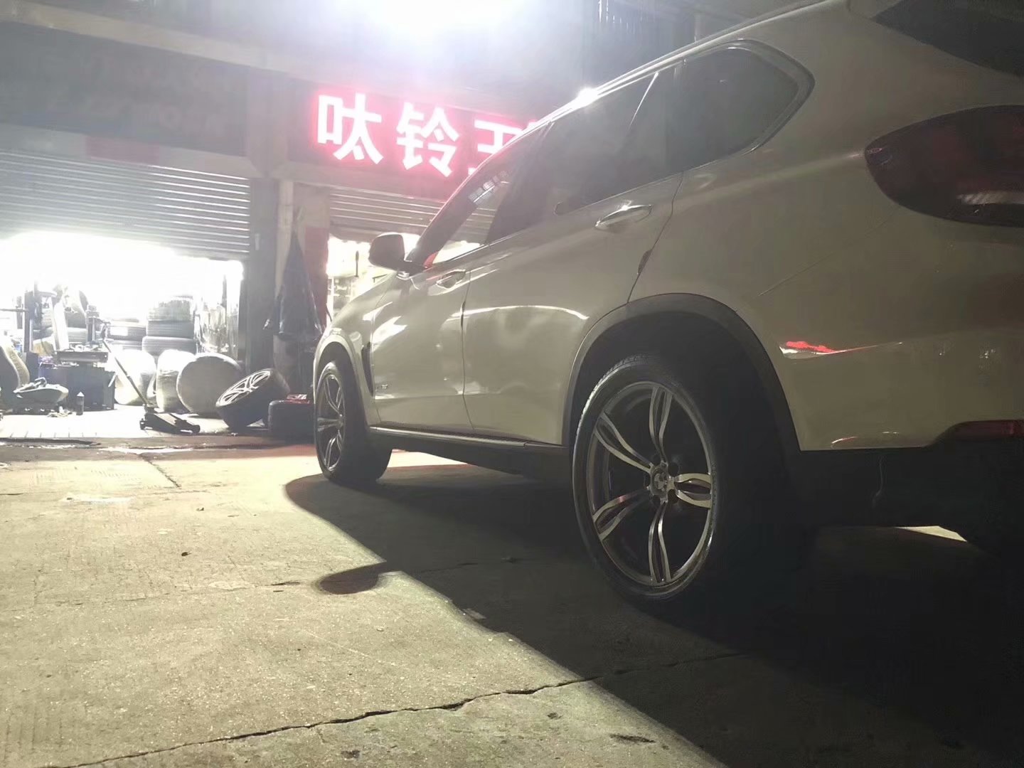寶馬，換 原裝 M6  20寸！奔馳，換 原裝S500 19寸！完工！