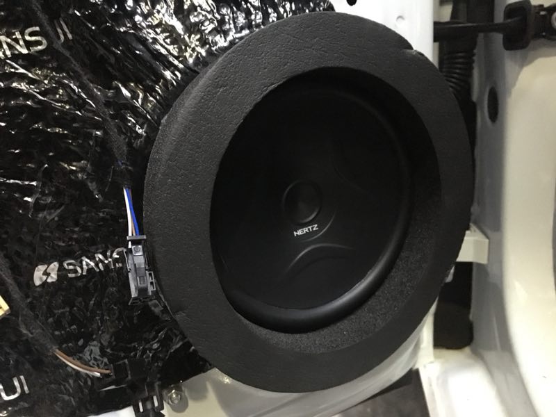 汕頭市星悅汽車音響改裝大眾高爾夫升級四門隔音改裝意大利赫茲套餐德國伊蔓音樂隨心享靜享車生活