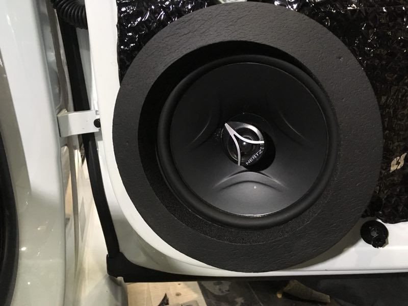 汕頭市星悅汽車音響改裝大眾高爾夫升級四門隔音改裝意大利赫茲套餐德國伊蔓音樂隨心享靜享車生活