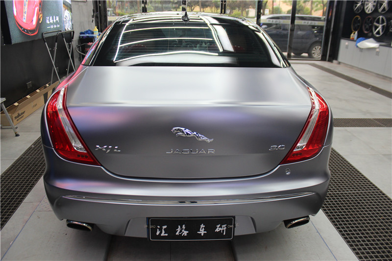 長沙貼膜捷豹施工整車電光鈦灰改色貼膜進口禿鷹改色膜長沙實體店