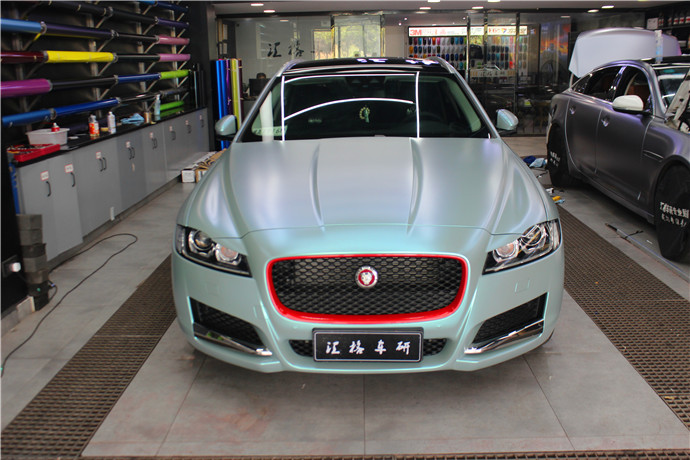 長(zhǎng)沙汽車改色貼膜整車施工鉆石灰魅藍(lán)進(jìn)口改色膜湖南車身貼膜