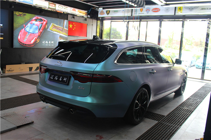 長(zhǎng)沙汽車改色貼膜整車施工鉆石灰魅藍(lán)進(jìn)口改色膜湖南車身貼膜