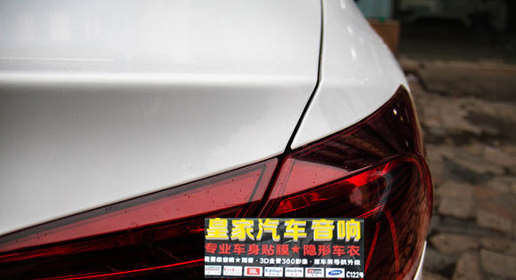 大眾CC高亮白車身改色貼膜案例——郴州市皇家音響