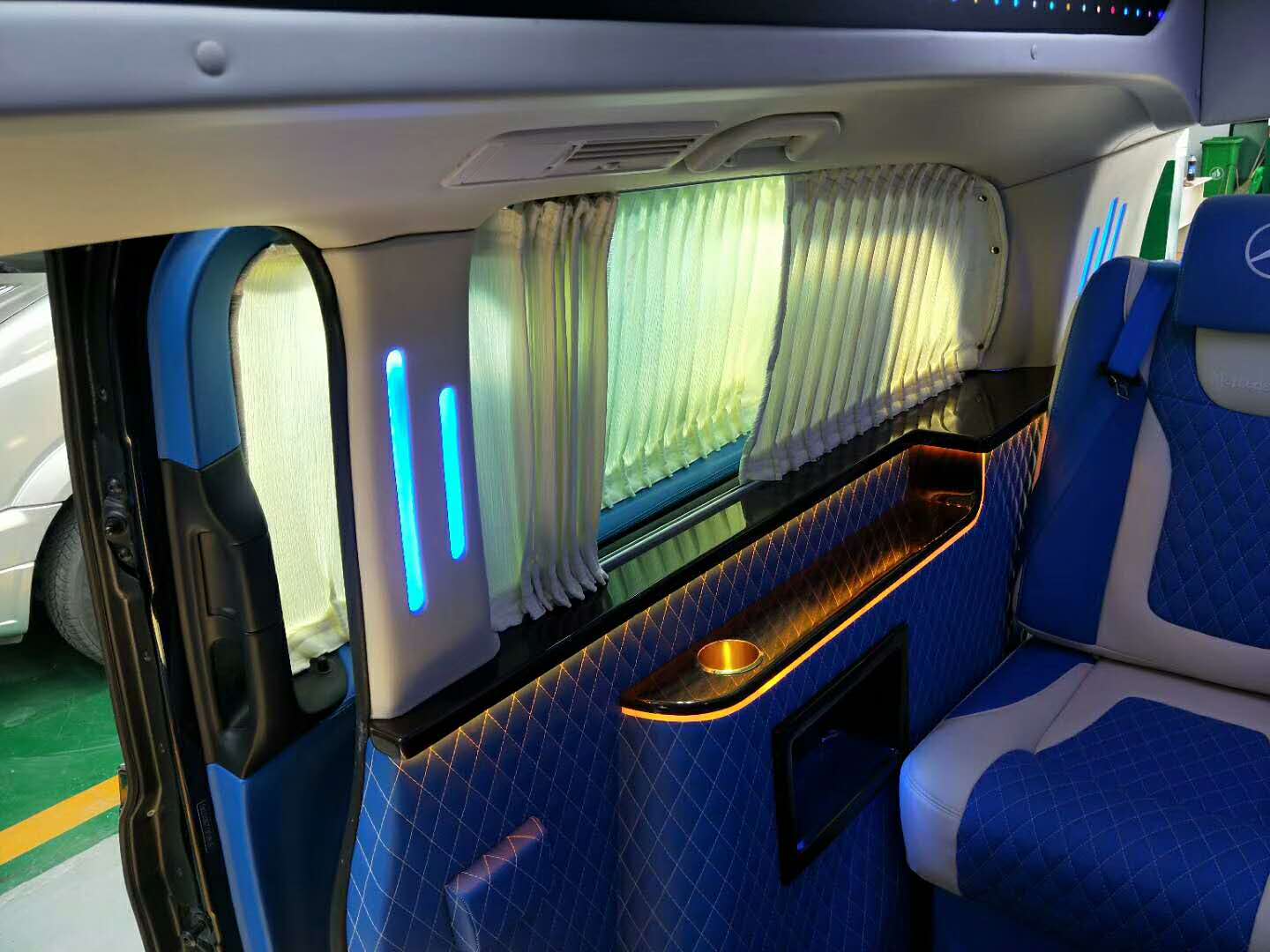奔弛高頂商務(wù)車(chē)--藍(lán)色土耳其
