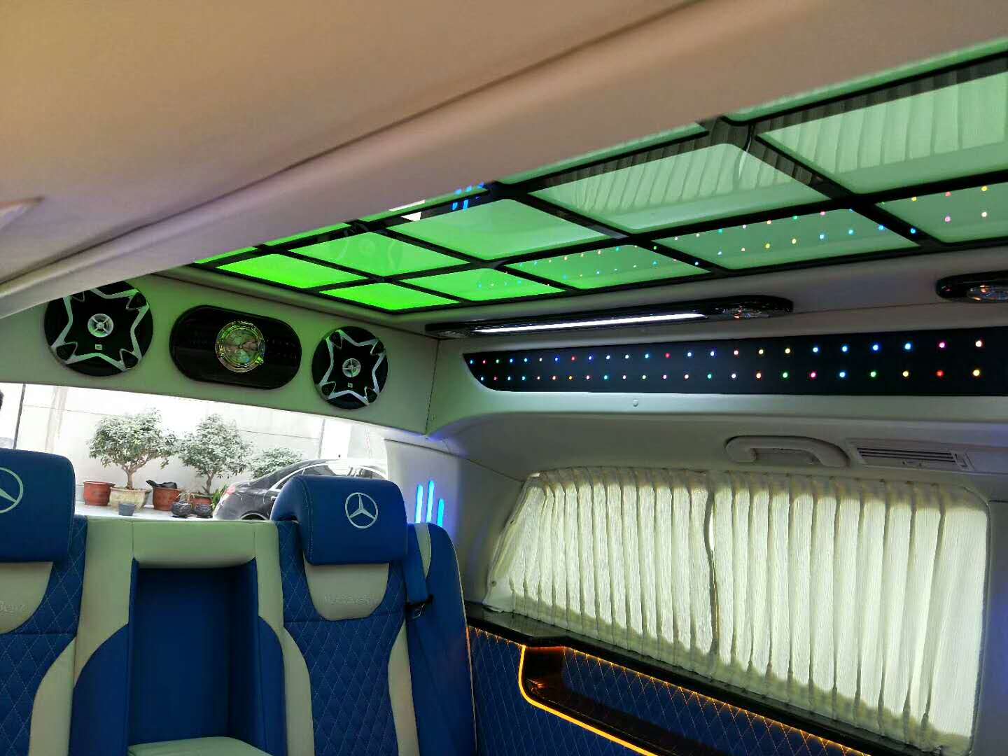 奔弛高頂商務(wù)車(chē)--藍(lán)色土耳其