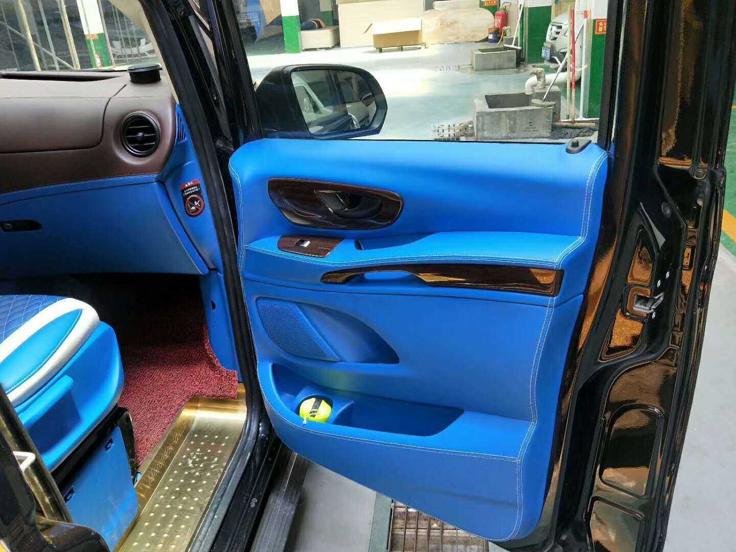 奔弛高頂商務(wù)車(chē)--藍(lán)色土耳其