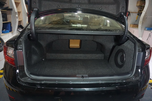 雷克薩斯ES200汽車音響改裝德國零點和意大利史泰格 重慶渝大昌