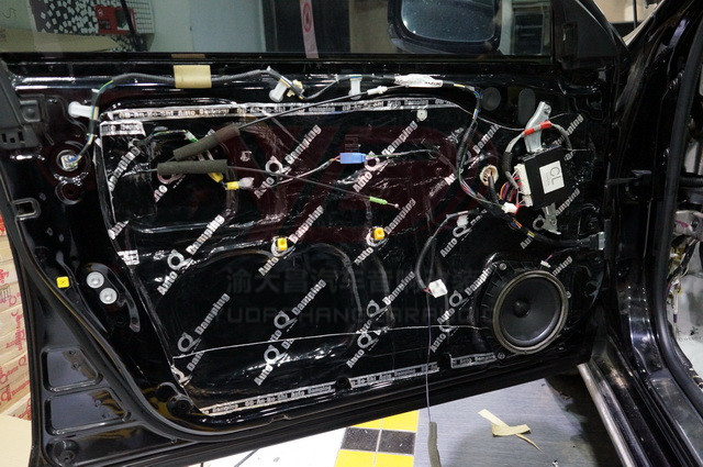 豐田皇冠拆儀表臺全車防火墻改裝安博士汽車隔音 重慶渝大昌音響