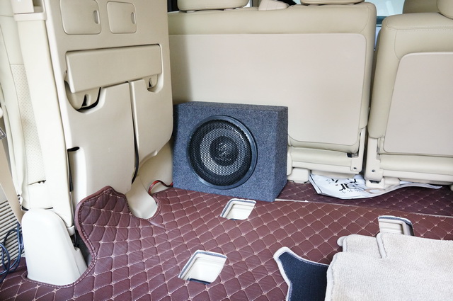 豐田陸地巡洋艦汽車音響改裝意大利史泰格喇叭功放低音 重慶渝大昌