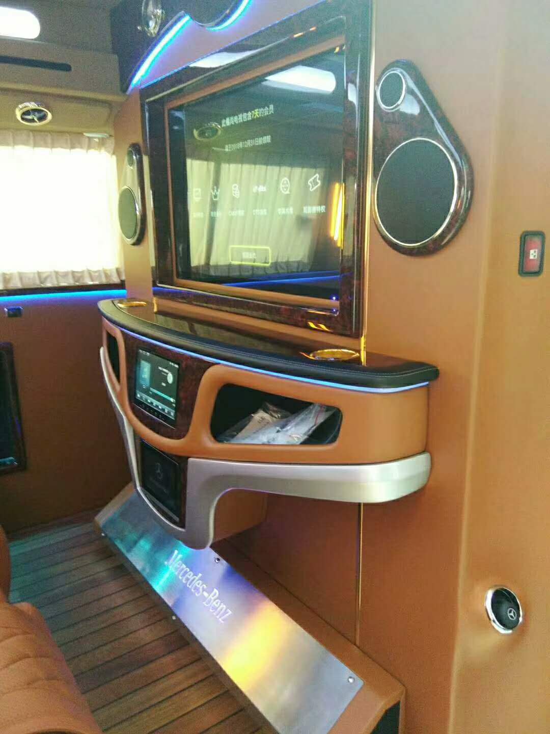 奔弛威庭商務(wù)車內(nèi)飾改裝