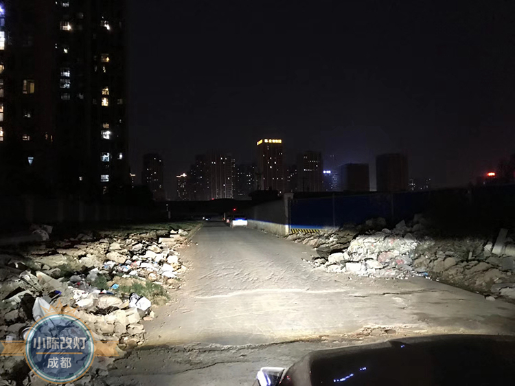 成都車燈升級標致4008車燈升級定制海5雙光透鏡套餐