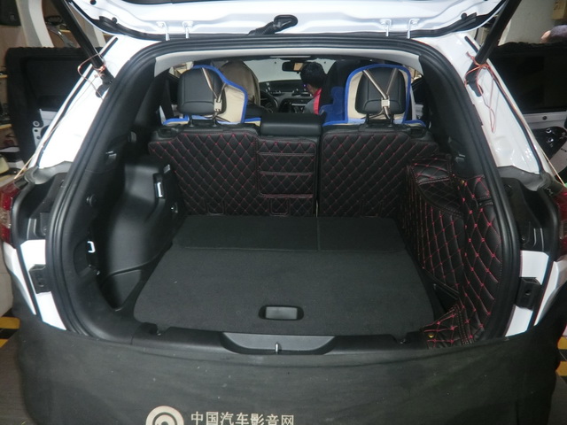 Jeep自由光汽車音響改裝德國(guó)零點(diǎn)喇叭 愛威DSP6功放 重慶渝大昌