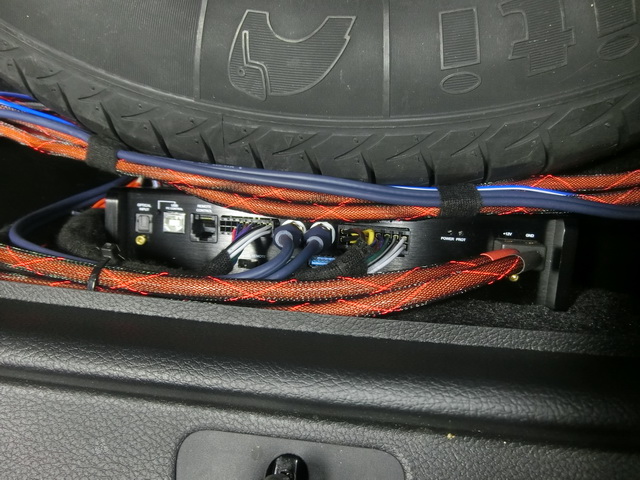 Jeep自由光汽車音響改裝德國(guó)零點(diǎn)喇叭 愛威DSP6功放 重慶渝大昌