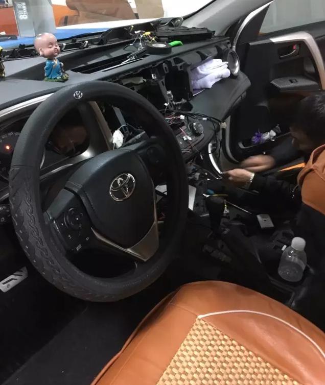 海口源聚汽車(chē)生活館，豐田RV4音響升級(jí)