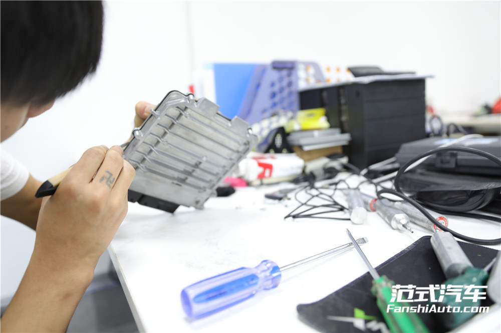【躍動】奔馳C200L 2.0T 刷ecu動力升級 范式汽車鑄就神奇內力！